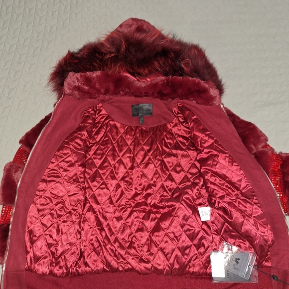 Faux fur jacket. Burgundy color. Decorated with crystals. Detached hood. - Picture 5 of 6